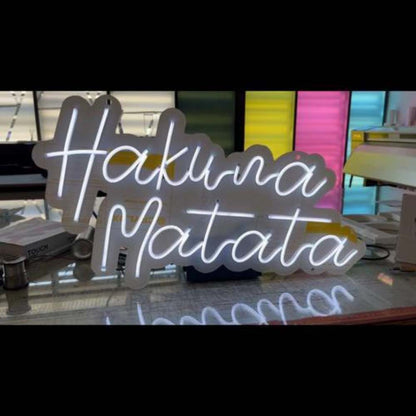 Neon HAKUNA MATATA